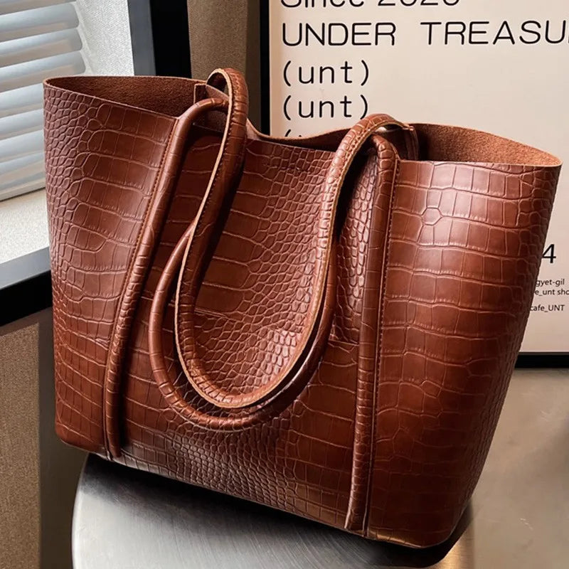 Christina™ | Bolsa de hombro refinada
